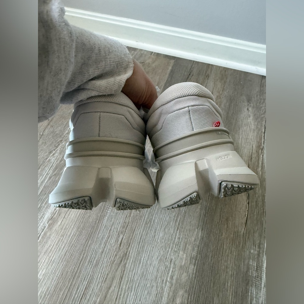 On Running Cloud Flyer 5 Shoes Sneakers Gray Glacier Wolf White Size 8.5 - Picture 6 of 13